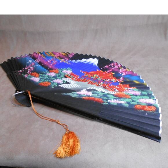 Japanese Folding Hand Fan Mount Fuji Cherry Blossoms Pagoda Hand Painted - Picture 4 of 9